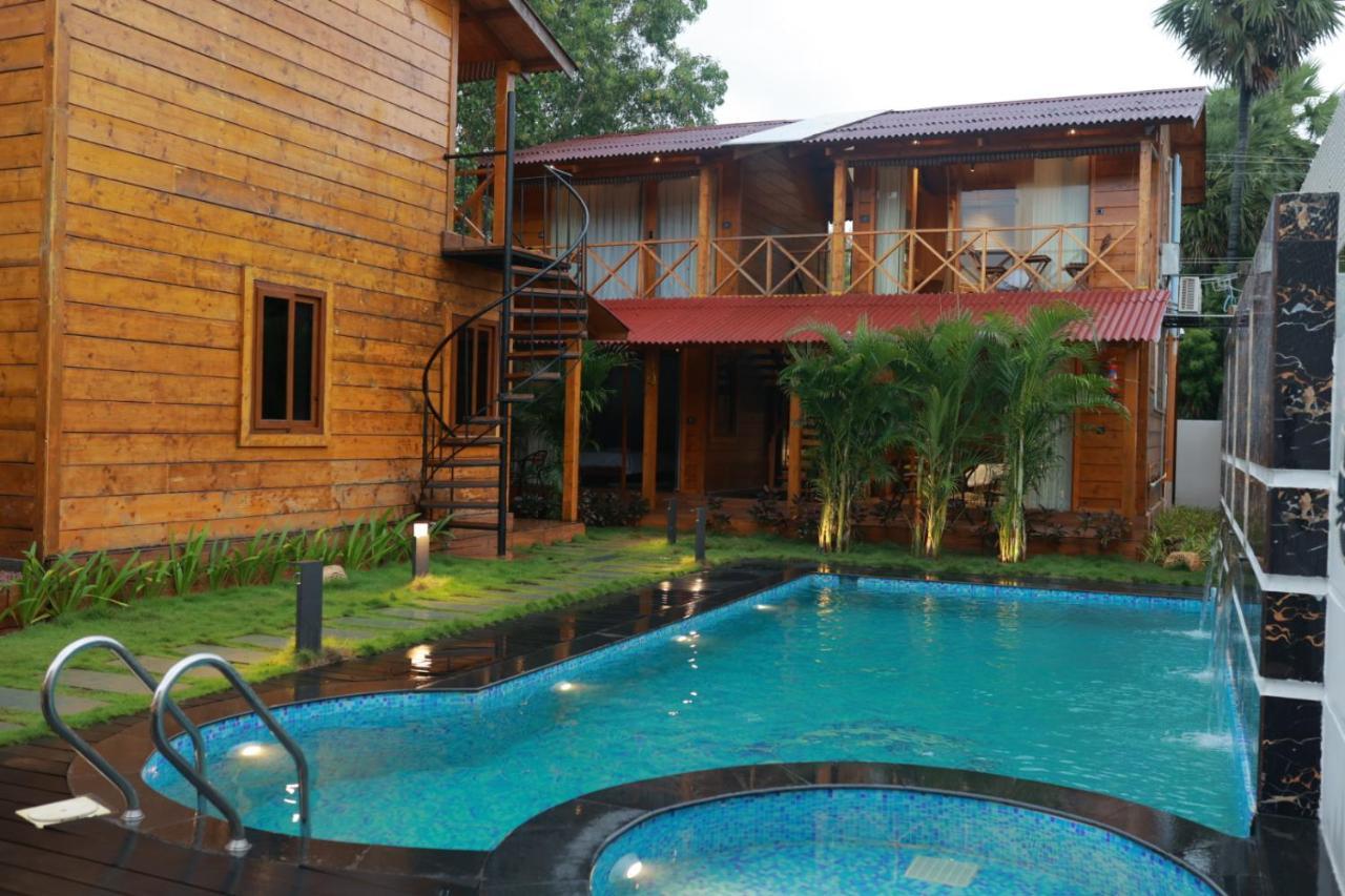 Wooden Ecr Sea Resort Pondicherry Eksteriør bilde